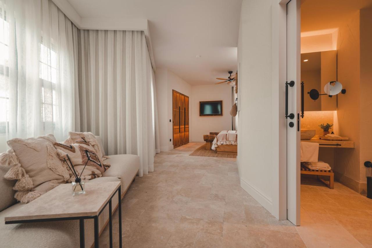 6 Rooms By Azumare Side Exterior foto